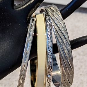 Vtg Set of 4 Monet Bangles Bracelets
